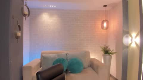 Am Becca online show from December 22, 7:50 pm