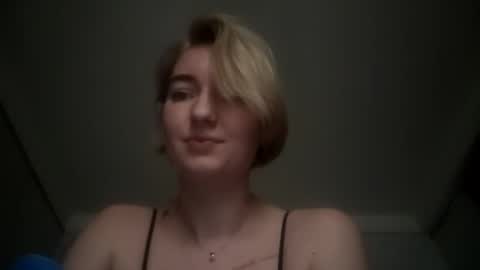 BeckiXJewelX online show from March 18, 12:21 pm