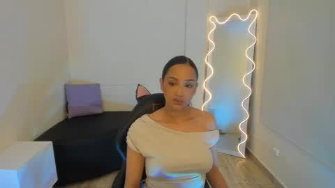 BELLA online show from September 10, 2:50 pm