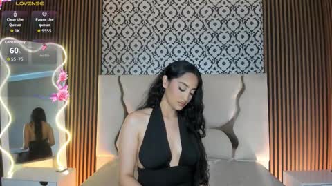 BELLA online show from December 22, 2:09 pm