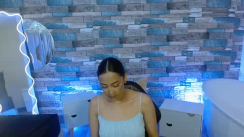 BELLA online show from September 11, 3:01 pm