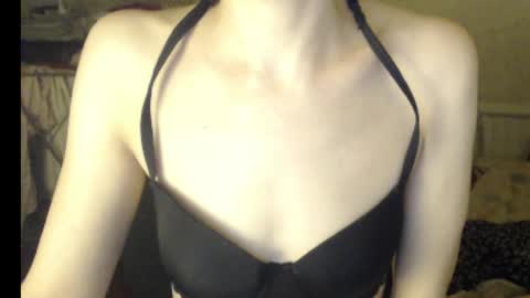 Snapshot of beettydream chatting on March 6, 8:16 pm BeettyDream online show from March 6, 8:16 pm
