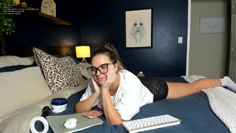 all links here  online show from November 6, 2:28 am