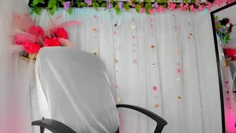 modelo independiente online show from November 22, 11:18 pm