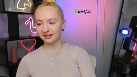 bella_blade online show from December 21, 8:18 am