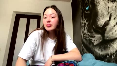 Hanna here Welcome  online show from March 13, 3:19 am