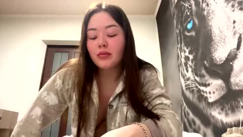 Hanna here Welcome  online show from March 3, 11:55 pm