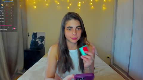Snapshot of bella_foryou chatting on February 4, 9:38 am NastyaThere are legends that in this room all your wishes can come true  Private is Open online show from February 4, 9:38 am