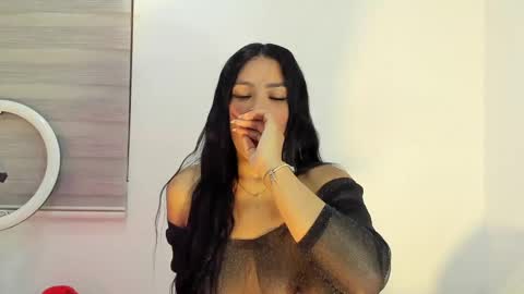 Laura online show from April 15, 5:19 am