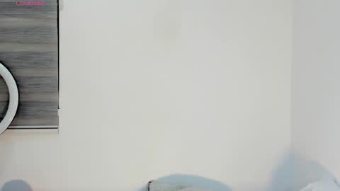 Snapshot of bella_hadid1_ chatting on October 4, 8:57 pm Laura online show from October 4, 8:57 pm