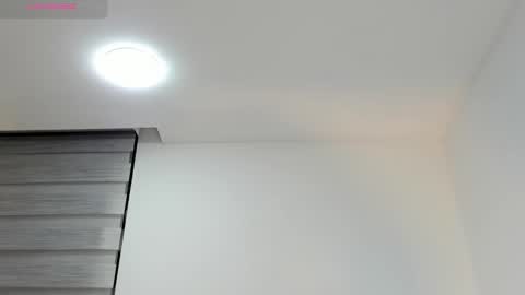 Snapshot of bella_hadid1_ chatting on September 12, 2:46 pm Laura online show from September 12, 2:46 pm