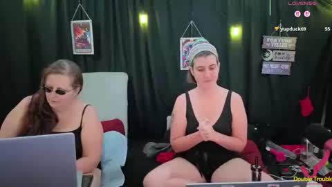 Bella James online show from November 28, 6:00 pm