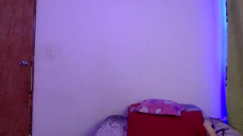 bella_mc online show from December 3, 2:58 am