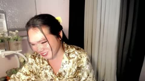 bella_ngo online show from July 28, 6:20 pm