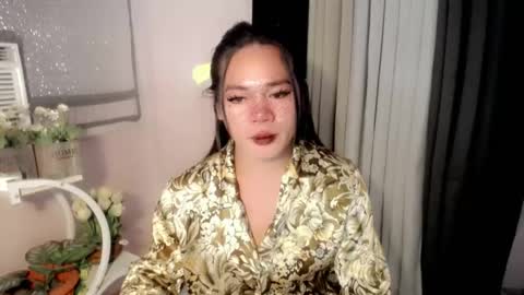 bella_ngo online show from July 28, 4:39 pm