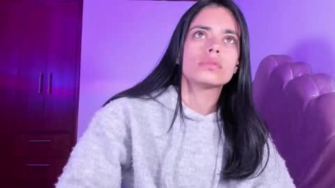 Snapshot of bella_sun_ chatting on October 3, 5:23 am Valeria Model Independent online show from October 3, 5:23 am
