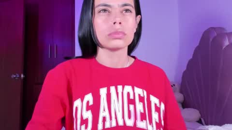 Snapshot of bella_sun_ chatting on March 12, 3:24 am Valeria Model Independent online show from March 12, 3:24 am
