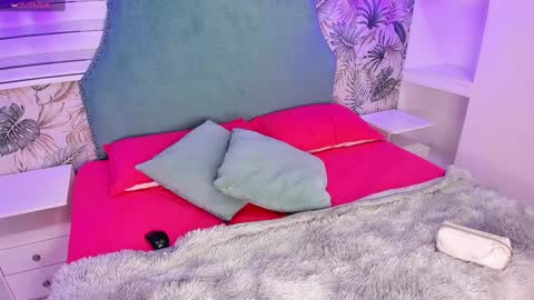 Bella Becca  online show from December 21, 6:44 pm