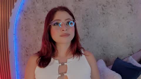 Snapshot of bellaa_swant chatting on September 18, 8:07 pm Cris online show from September 18, 8:07 pm