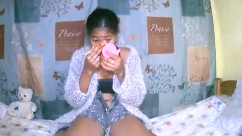 bellaena online show from September 20, 4:33 am