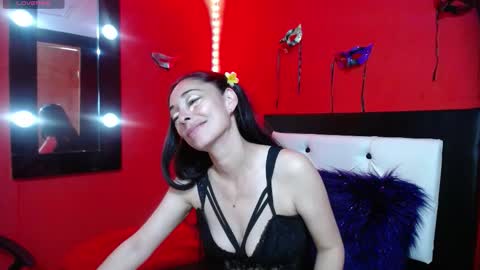 Bella online show from November 25, 3:36 pm