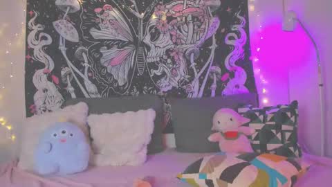 Snapshot of bellamour_r chatting on October 4, 7:29 pm Bella online show from October 4, 7:29 pm