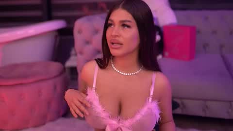 Bella online show from November 23, 7:04 pm