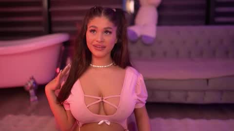 Bella online show from October 31, 6:56 pm