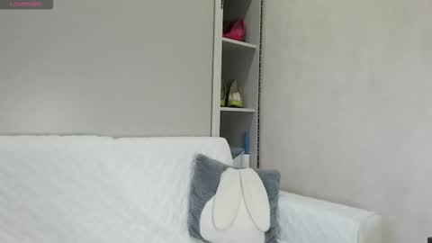 Snapshot of bellastrong_ chatting on October 17, 3:54 am Bella online show from October 17, 3:54 am