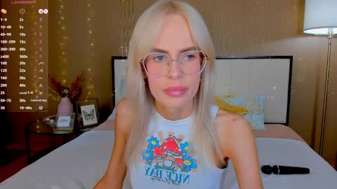 Bella online show from May 31, 1:44 am