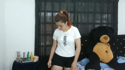 Snapshot of bellatrix_colen chatting on January 13, 2:32 pm Aleja online show from January 13, 2:32 pm