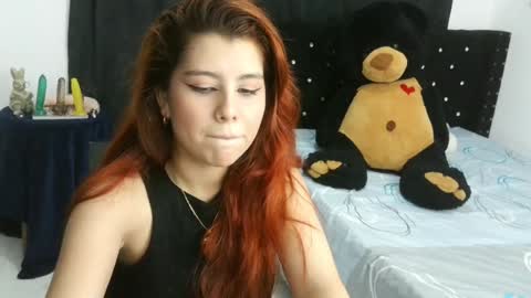 Snapshot of bellatrix_colen chatting on December 16, 4:23 am Aleja online show from December 16, 4:23 am