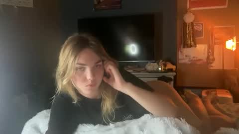 Bella 3 online show from May 22, 5:49 am