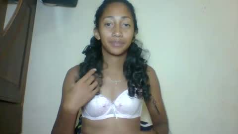 belle_annah online show from May 16, 2:03 am
