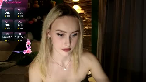 Snapshot of belle_vill chatting on September 21, 12:37 pm Belle online show from September 21, 12:37 pm