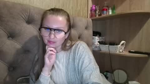 Amelia online show from November 14, 7:58 pm