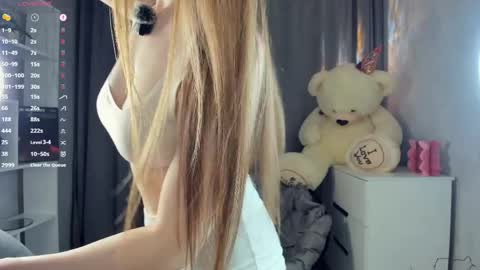 Bella online show from May 14, 6:14 pm