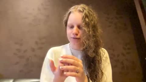Snapshot of berniecemontell chatting on October 15, 11:57 am Sophia online show from October 15, 11:57 am