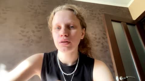 Snapshot of berniecemontell chatting on September 30, 12:11 pm Sophia online show from September 30, 12:11 pm