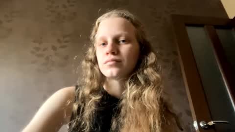 Snapshot of berniecemontell chatting on October 5, 11:04 am Sophia online show from October 5, 11:04 am