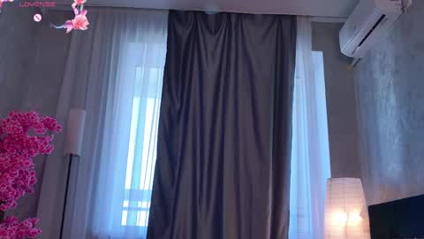 berrybitte online show from April 6, 8:37 am