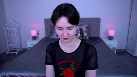 Violette online show from June 9, 1:10 pm