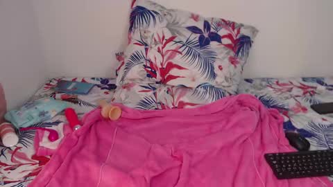 Snapshot of bethany__bigtits4 chatting on December 23, 7:06 am Bethany  bigtits4s room online show from December 23, 7:06 am