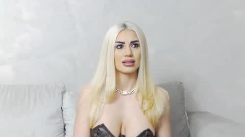 bethierusse online show from March 4, 12:50 am