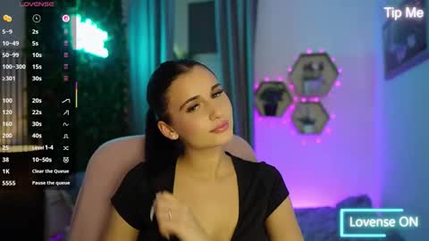 Snapshot of betty_greyy chatting on October 3, 6:24 pm Betty Grey online show from October 3, 6:24 pm