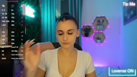 Snapshot of betty_greyy chatting on October 16, 7:05 pm Betty Grey online show from October 16, 7:05 pm