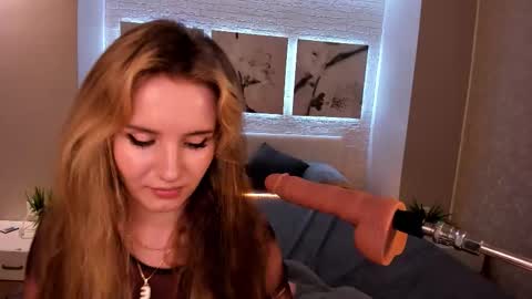 Snapshot of bettyrouse chatting on October 3, 8:36 pm Betty online show from October 3, 8:36 pm