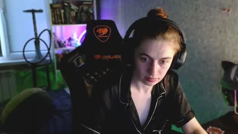 beverly_yay online show from April 18, 5:15 pm