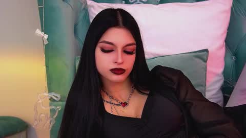 Beverly online show from December 19, 7:33 am