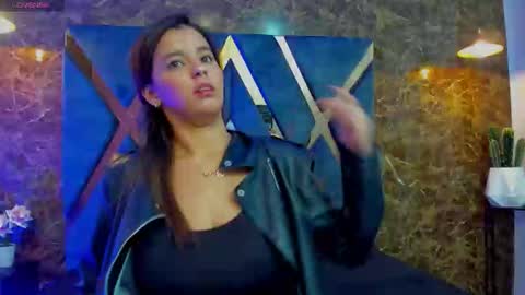 bianca_vega_ online show from February 2, 11:20 am